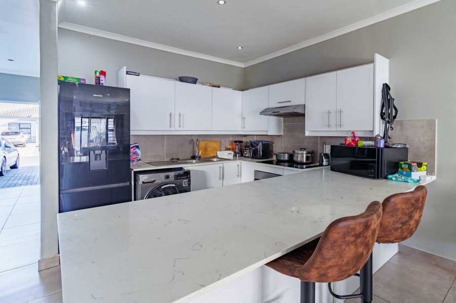 3 Bedroom Property for Sale in Parklands Western Cape